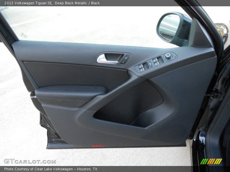 Deep Black Metallic / Black 2013 Volkswagen Tiguan SE
