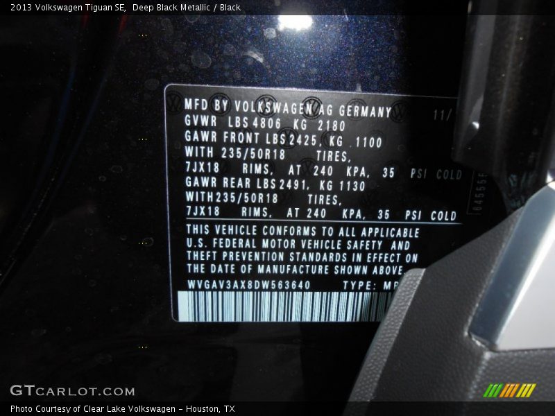 Deep Black Metallic / Black 2013 Volkswagen Tiguan SE