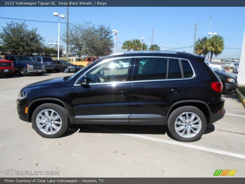 Deep Black Metallic / Beige 2013 Volkswagen Tiguan SE