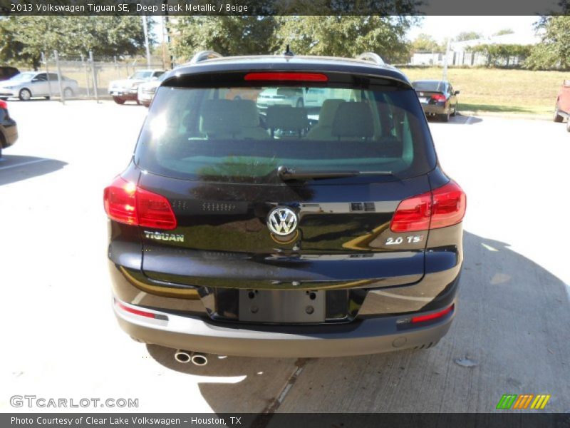Deep Black Metallic / Beige 2013 Volkswagen Tiguan SE