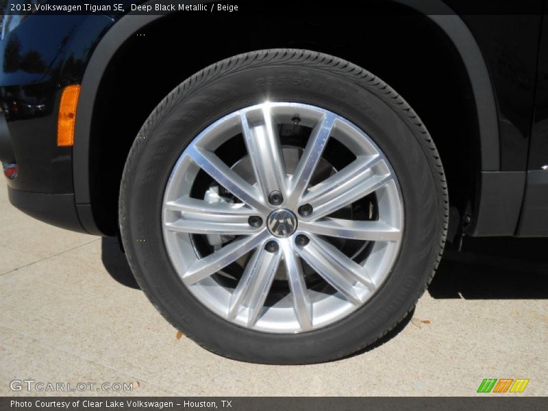 Deep Black Metallic / Beige 2013 Volkswagen Tiguan SE