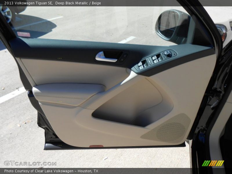 Deep Black Metallic / Beige 2013 Volkswagen Tiguan SE