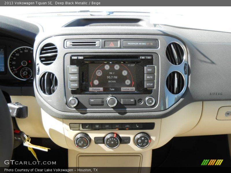 Deep Black Metallic / Beige 2013 Volkswagen Tiguan SE