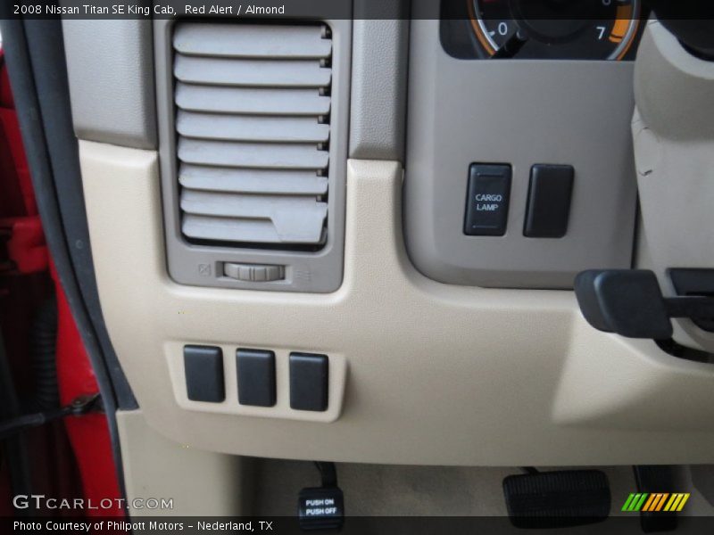 Red Alert / Almond 2008 Nissan Titan SE King Cab
