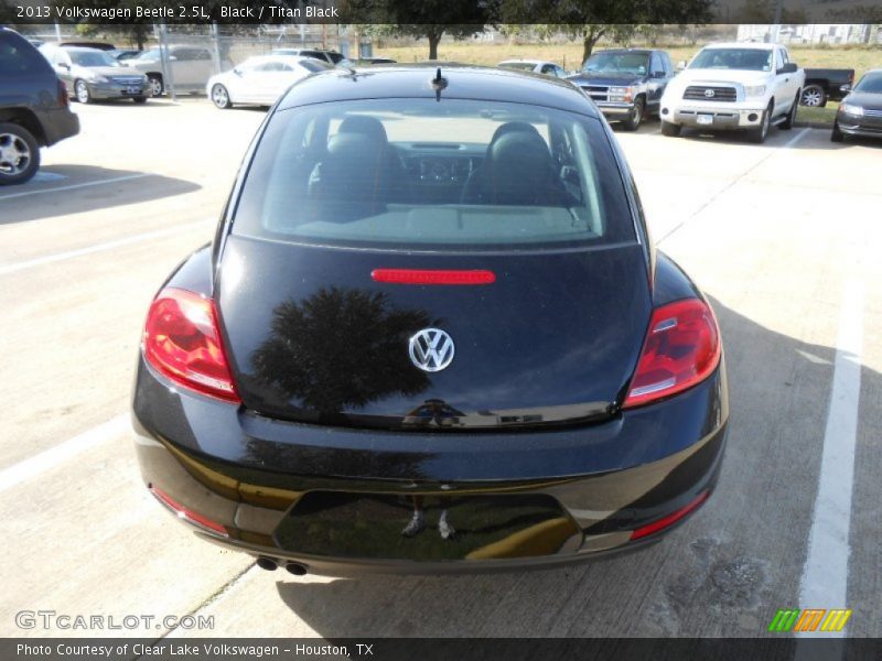 Black / Titan Black 2013 Volkswagen Beetle 2.5L