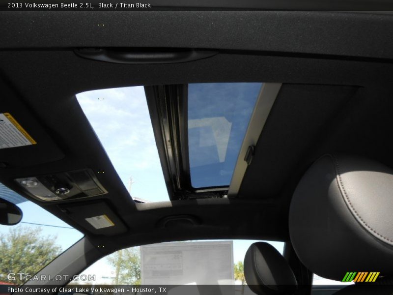 Black / Titan Black 2013 Volkswagen Beetle 2.5L