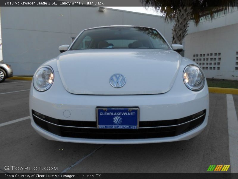 Candy White / Titan Black 2013 Volkswagen Beetle 2.5L