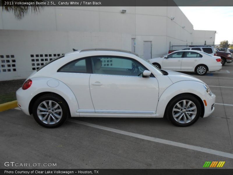 Candy White / Titan Black 2013 Volkswagen Beetle 2.5L