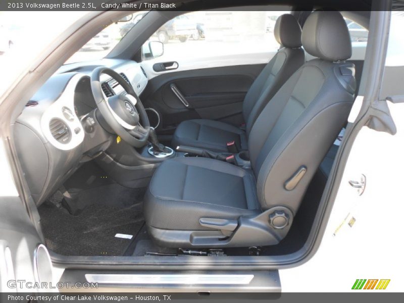 Candy White / Titan Black 2013 Volkswagen Beetle 2.5L