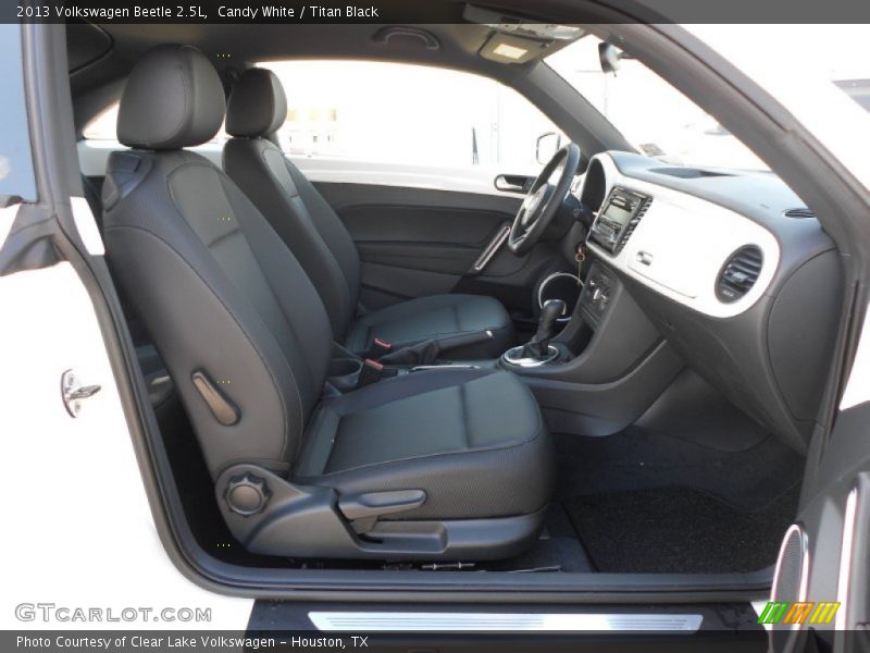 Candy White / Titan Black 2013 Volkswagen Beetle 2.5L