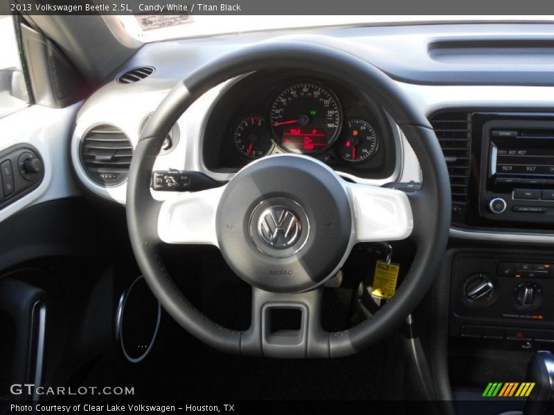 Candy White / Titan Black 2013 Volkswagen Beetle 2.5L