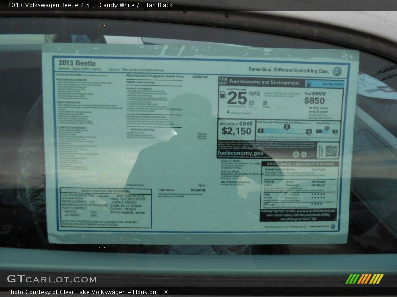 Candy White / Titan Black 2013 Volkswagen Beetle 2.5L