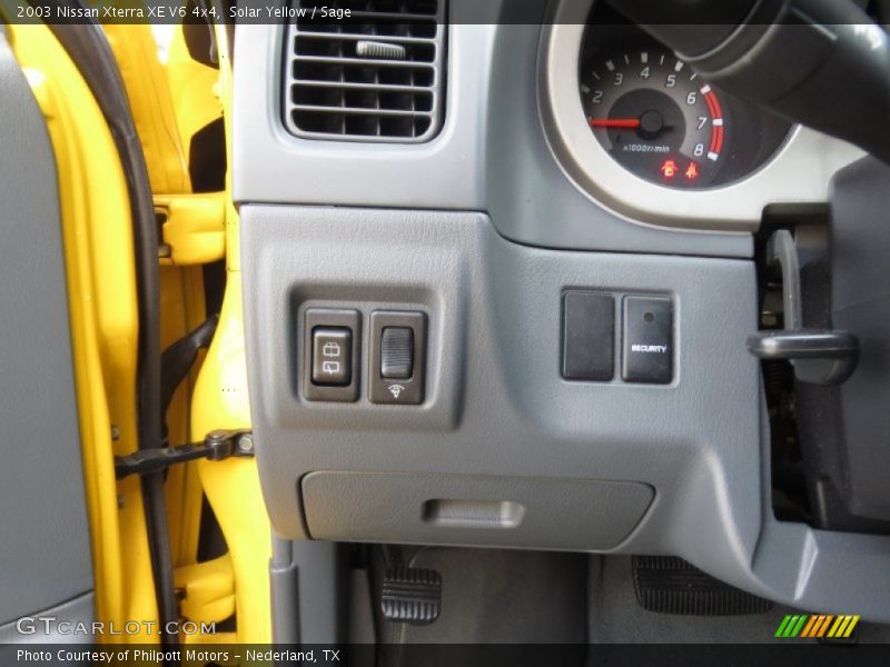 Solar Yellow / Sage 2003 Nissan Xterra XE V6 4x4