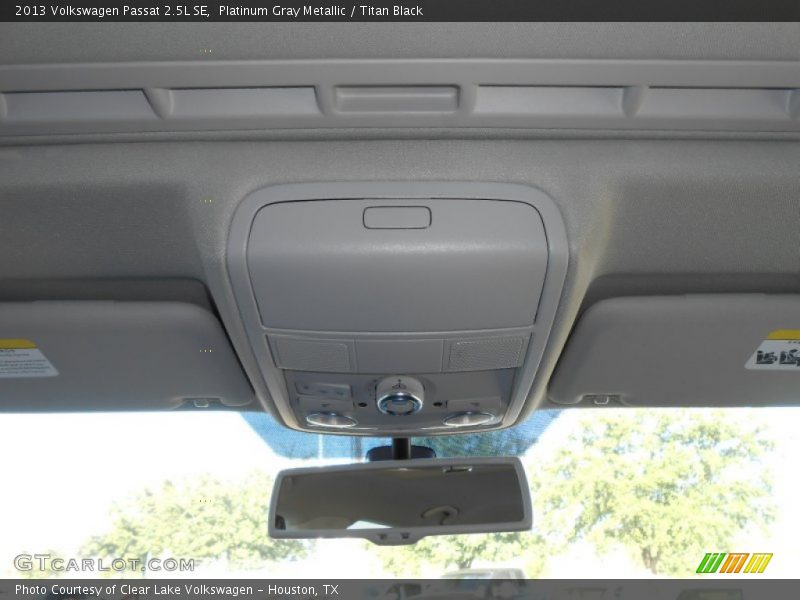Platinum Gray Metallic / Titan Black 2013 Volkswagen Passat 2.5L SE