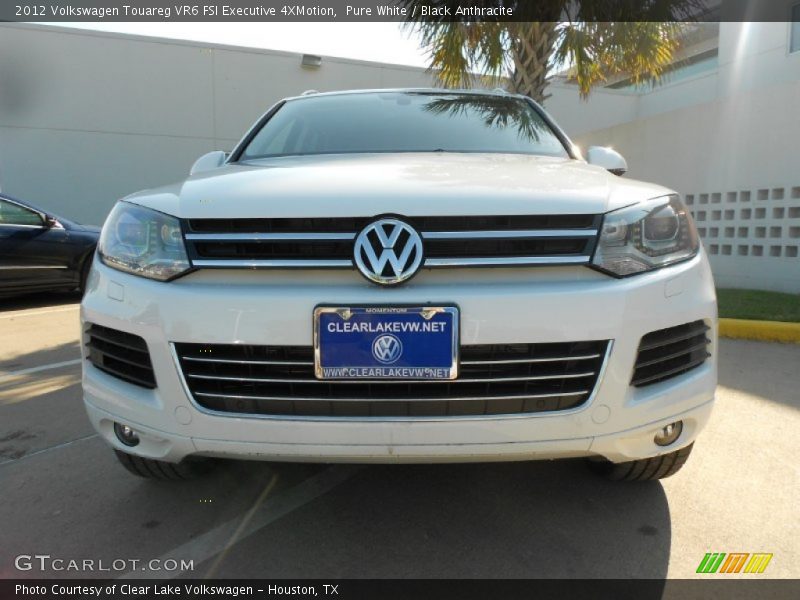 Pure White / Black Anthracite 2012 Volkswagen Touareg VR6 FSI Executive 4XMotion