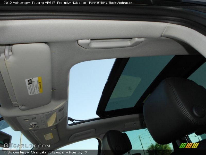 Pure White / Black Anthracite 2012 Volkswagen Touareg VR6 FSI Executive 4XMotion