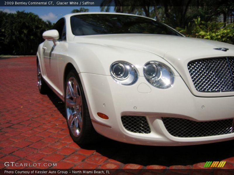 Glacier White / Saffron 2009 Bentley Continental GT