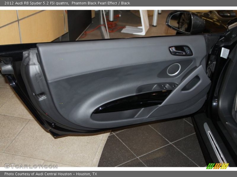 Door Panel of 2012 R8 Spyder 5.2 FSI quattro