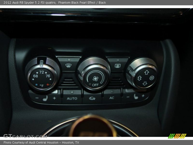 Controls of 2012 R8 Spyder 5.2 FSI quattro