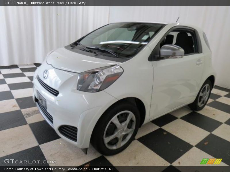 Blizzard White Pearl / Dark Gray 2012 Scion iQ