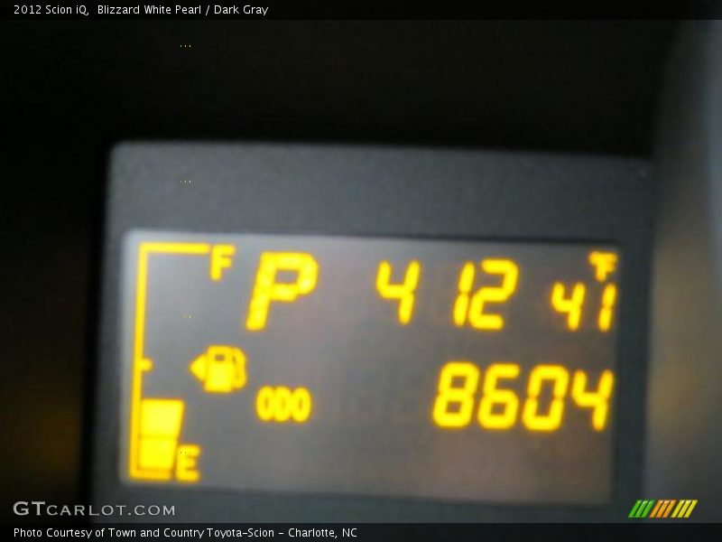 Blizzard White Pearl / Dark Gray 2012 Scion iQ