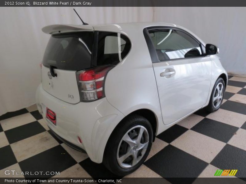 Blizzard White Pearl / Dark Gray 2012 Scion iQ