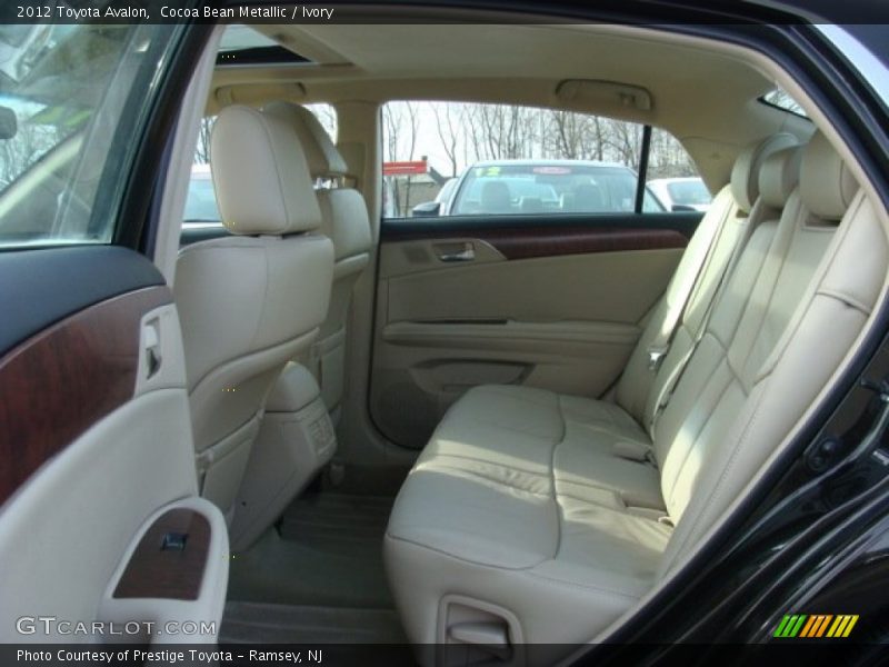 Cocoa Bean Metallic / Ivory 2012 Toyota Avalon