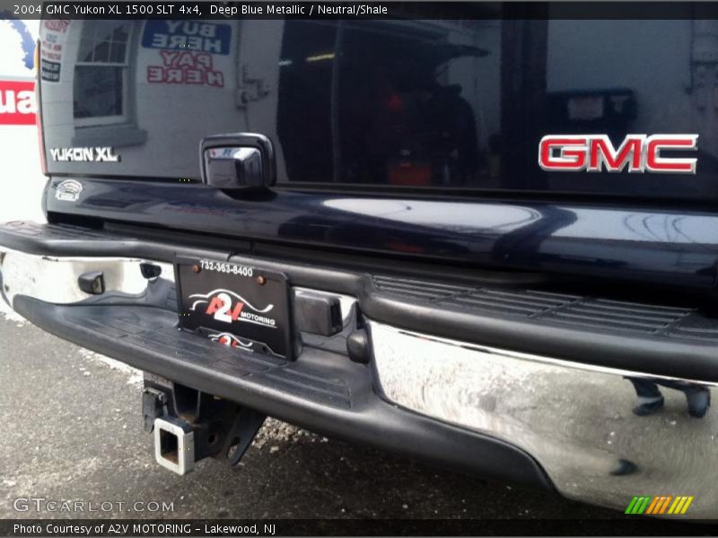 Deep Blue Metallic / Neutral/Shale 2004 GMC Yukon XL 1500 SLT 4x4
