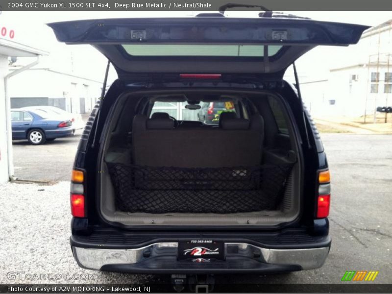 Deep Blue Metallic / Neutral/Shale 2004 GMC Yukon XL 1500 SLT 4x4