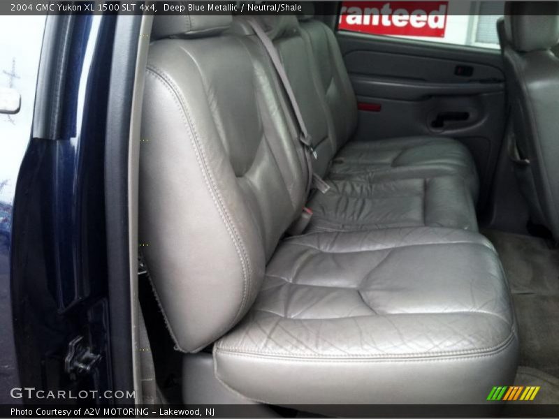 Deep Blue Metallic / Neutral/Shale 2004 GMC Yukon XL 1500 SLT 4x4