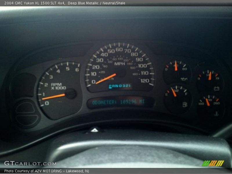 Deep Blue Metallic / Neutral/Shale 2004 GMC Yukon XL 1500 SLT 4x4