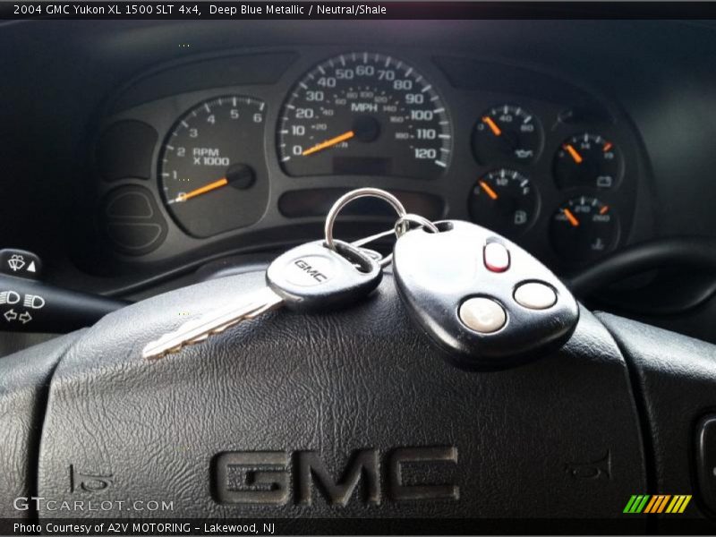 Deep Blue Metallic / Neutral/Shale 2004 GMC Yukon XL 1500 SLT 4x4