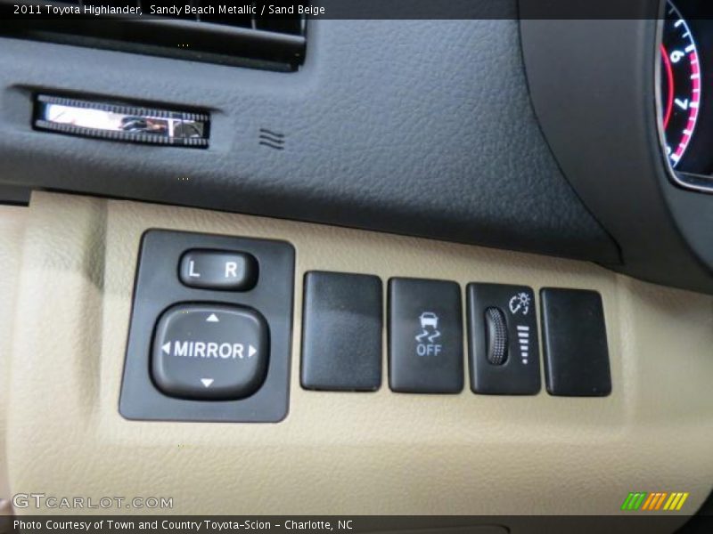 Sandy Beach Metallic / Sand Beige 2011 Toyota Highlander