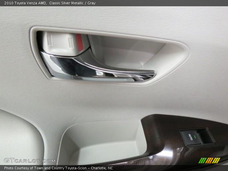 Classic Silver Metallic / Gray 2010 Toyota Venza AWD