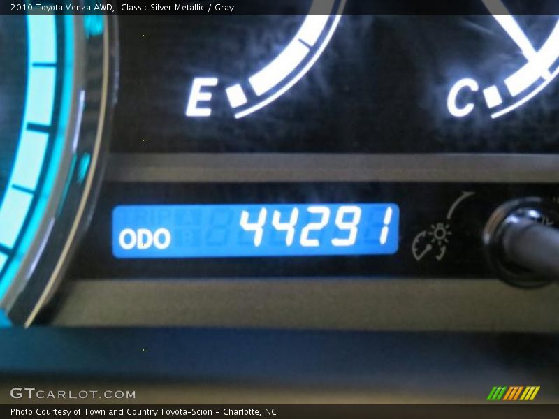 Classic Silver Metallic / Gray 2010 Toyota Venza AWD