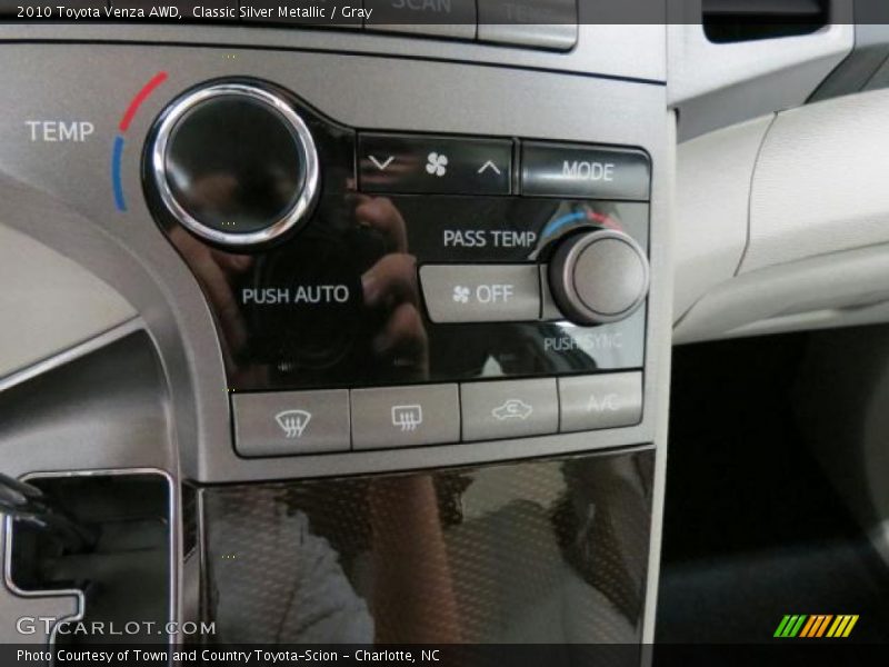 Classic Silver Metallic / Gray 2010 Toyota Venza AWD