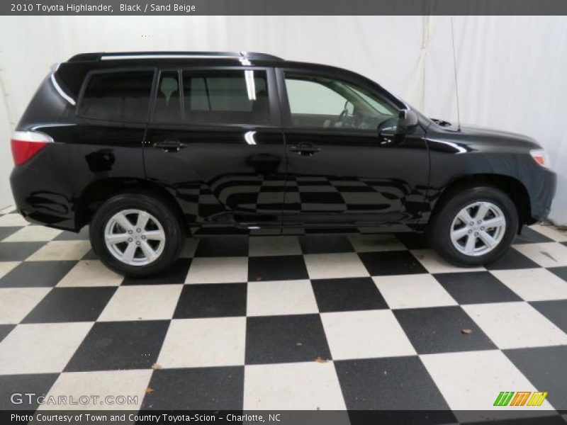 Black / Sand Beige 2010 Toyota Highlander