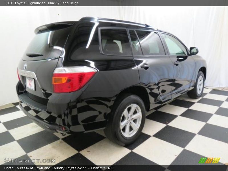 Black / Sand Beige 2010 Toyota Highlander