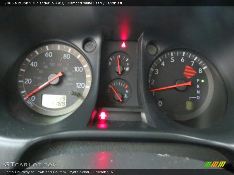 Diamond White Pearl / Sandblast 2006 Mitsubishi Outlander LS 4WD