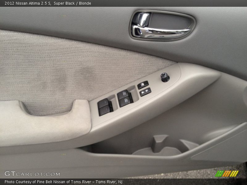 Super Black / Blonde 2012 Nissan Altima 2.5 S
