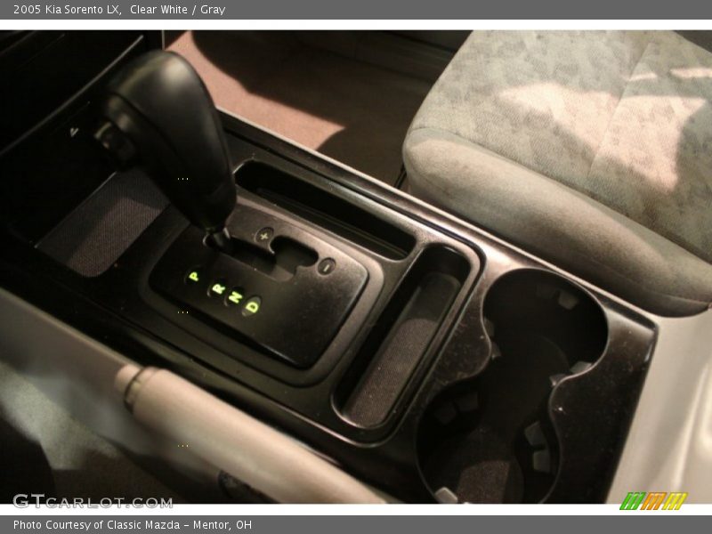 Clear White / Gray 2005 Kia Sorento LX
