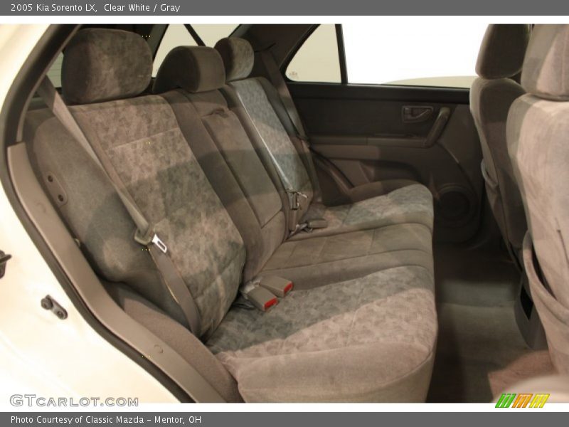 Clear White / Gray 2005 Kia Sorento LX