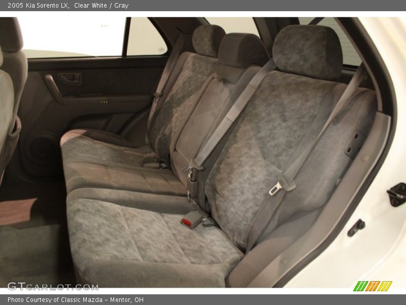 Clear White / Gray 2005 Kia Sorento LX
