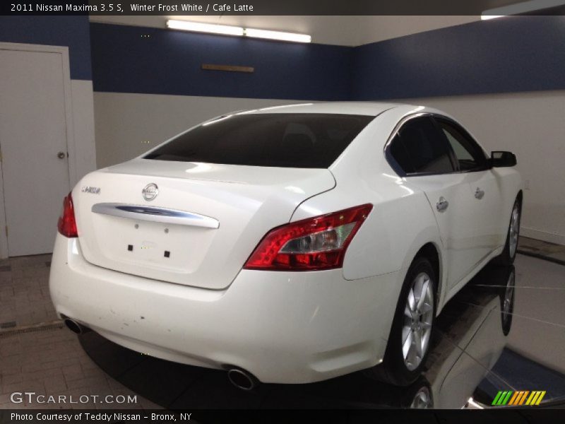 Winter Frost White / Cafe Latte 2011 Nissan Maxima 3.5 S