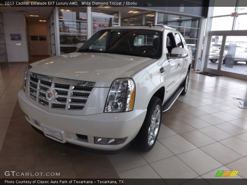 White Diamond Tricoat / Ebony 2013 Cadillac Escalade EXT Luxury AWD