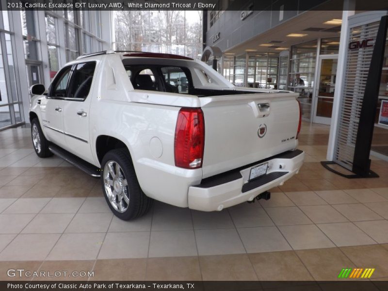 White Diamond Tricoat / Ebony 2013 Cadillac Escalade EXT Luxury AWD