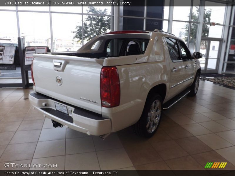 White Diamond Tricoat / Ebony 2013 Cadillac Escalade EXT Luxury AWD