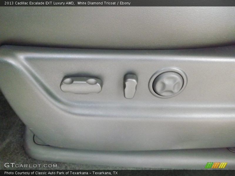 White Diamond Tricoat / Ebony 2013 Cadillac Escalade EXT Luxury AWD