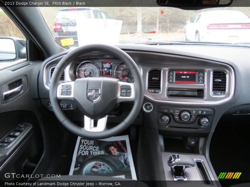 Pitch Black / Black 2013 Dodge Charger SE