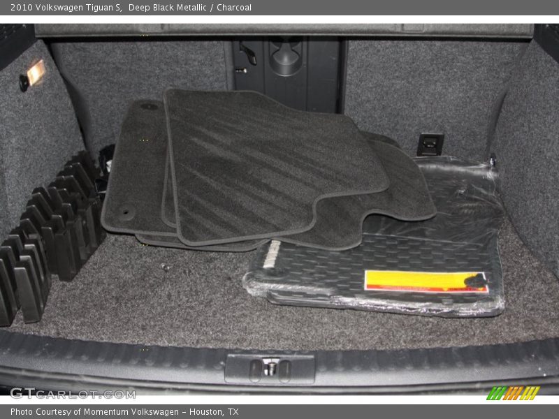Deep Black Metallic / Charcoal 2010 Volkswagen Tiguan S
